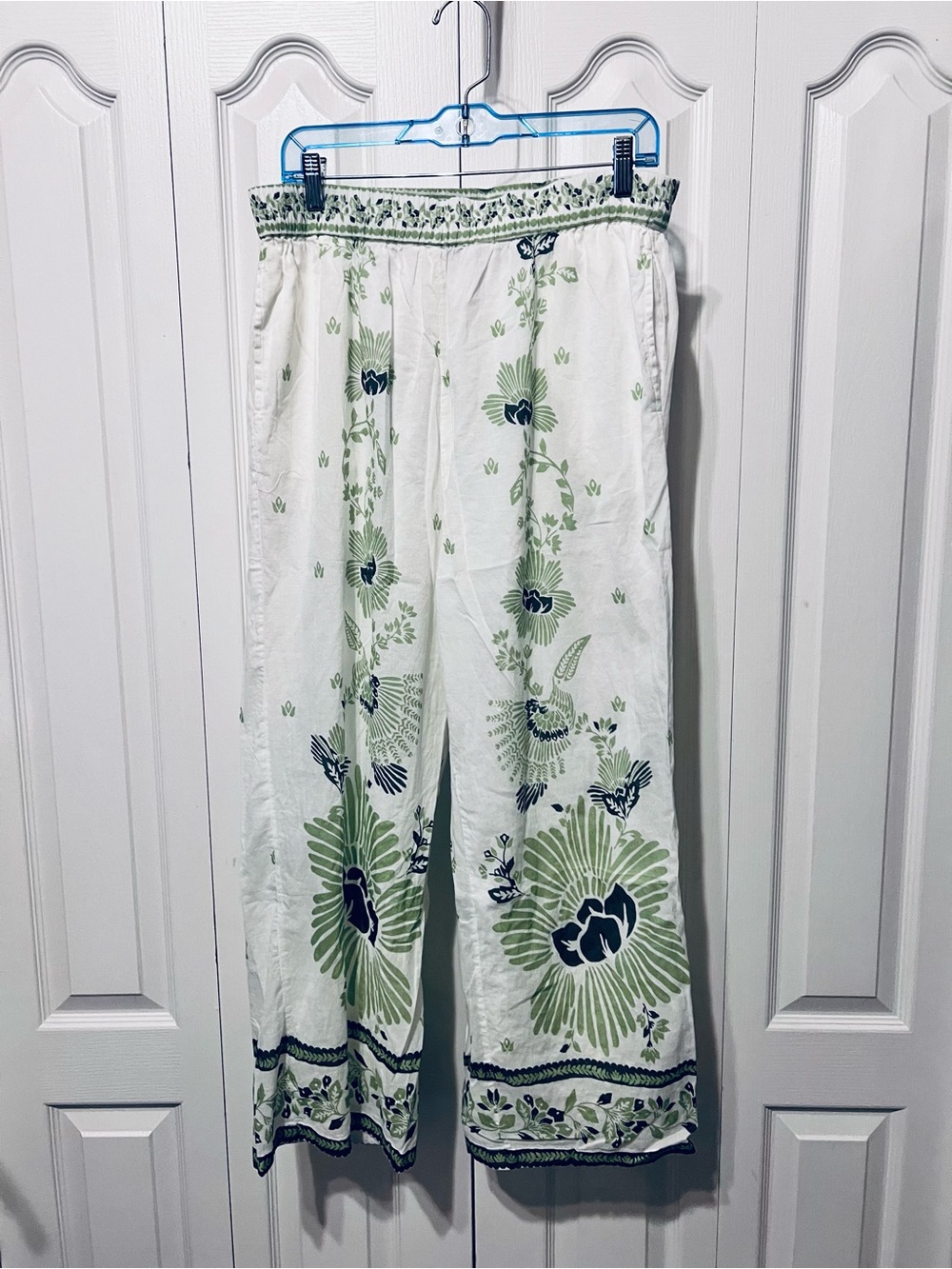 Haute Hippie White Wide-Leg Pants with Green Floral Print-Drawstring-Med-Lined